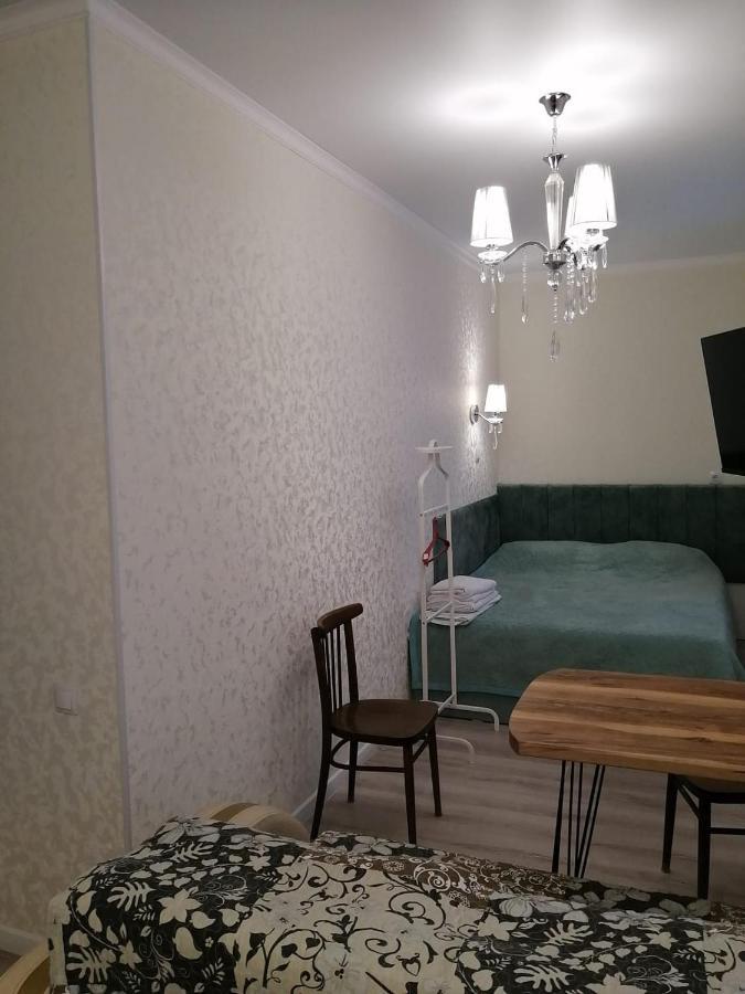 Apartamento Happy House Karagandy Exterior foto
