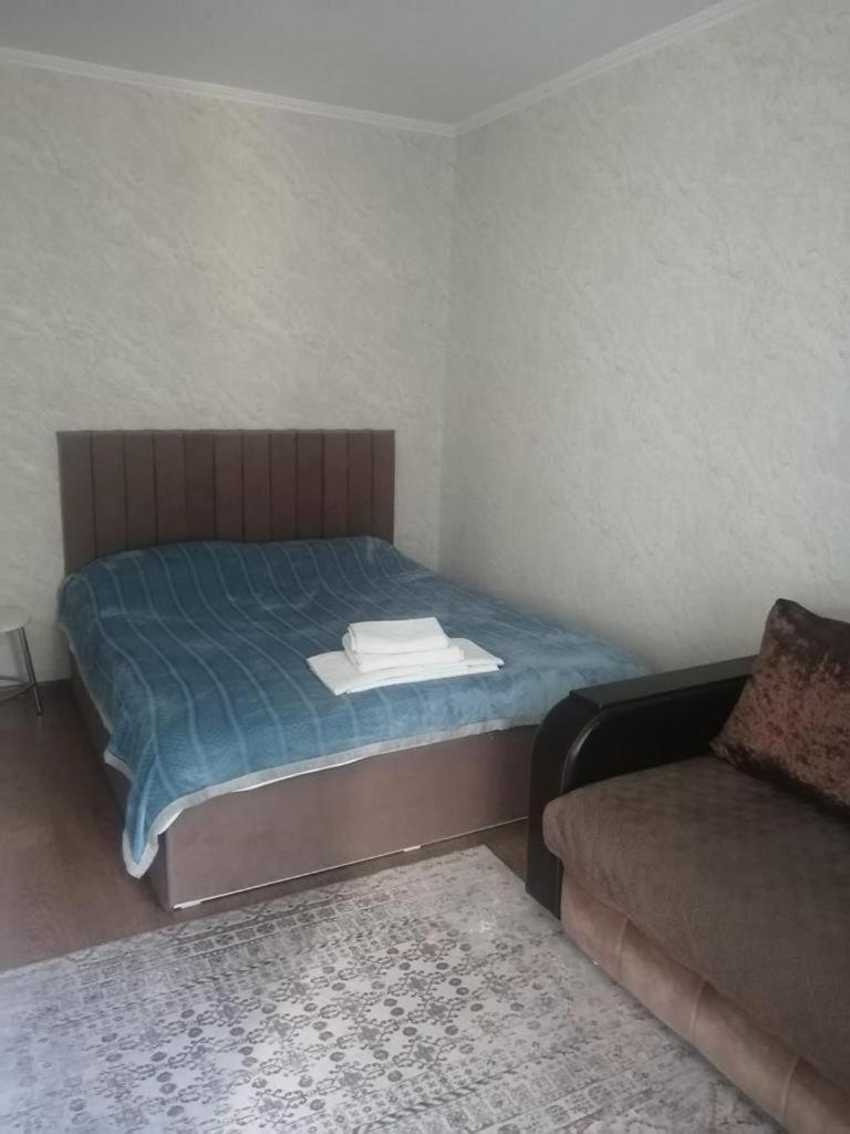 Apartamento Happy House Karagandy Exterior foto
