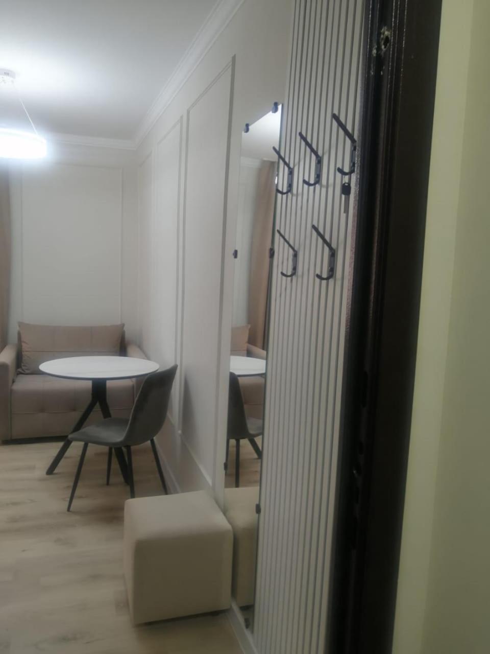 Apartamento Happy House Karagandy Exterior foto